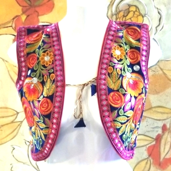 Hand Crafted Jackets & Blazers - 70s FESTIVE Floral Bolero Crop ARTSY OOAK Eclectic Embroidery Handmade Vest 32"
